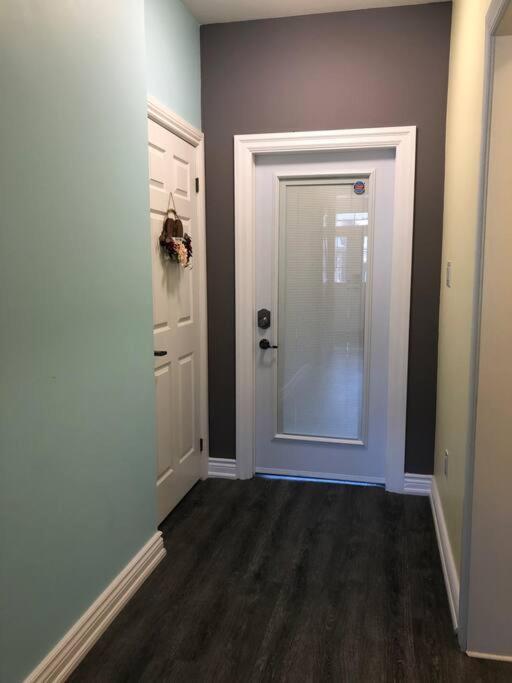 Entire Basement With 3 Bedrooms Καταρράκτες του Νιαγάρα Εξωτερικό φωτογραφία