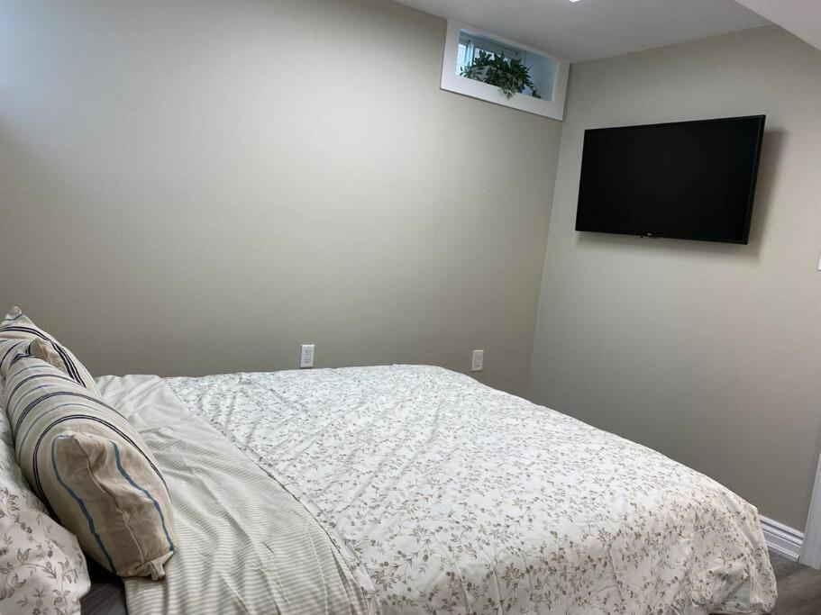 Entire Basement With 3 Bedrooms Καταρράκτες του Νιαγάρα Εξωτερικό φωτογραφία