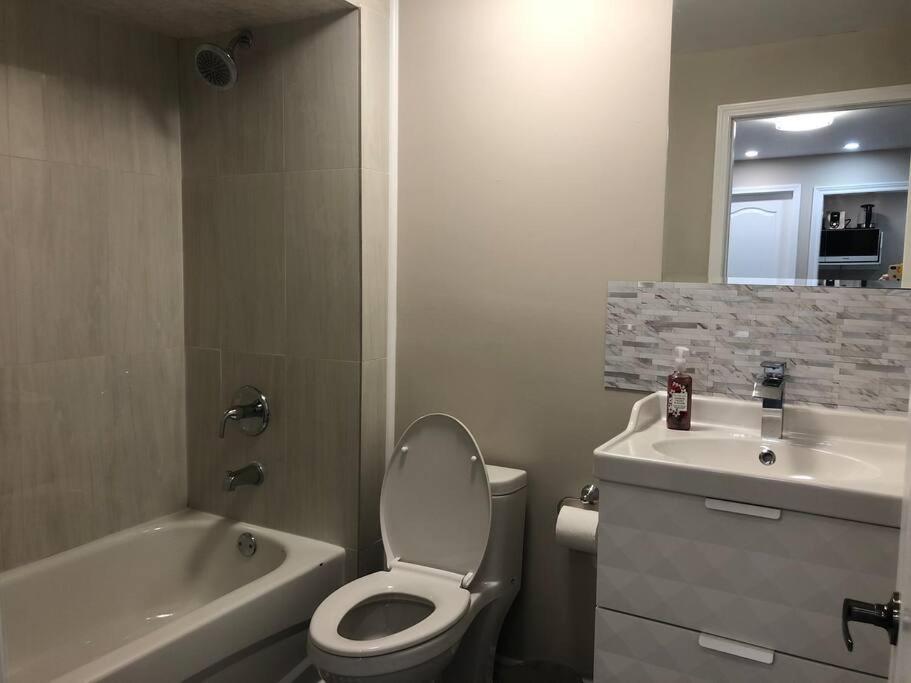 Entire Basement With 3 Bedrooms Καταρράκτες του Νιαγάρα Εξωτερικό φωτογραφία