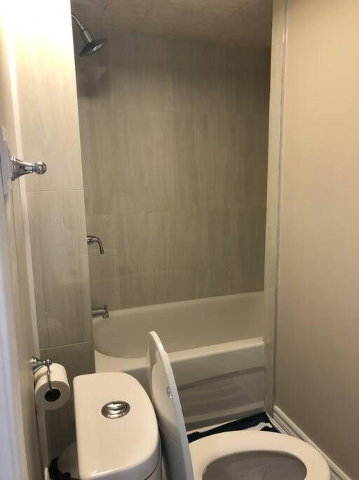 Entire Basement With 3 Bedrooms Καταρράκτες του Νιαγάρα Εξωτερικό φωτογραφία