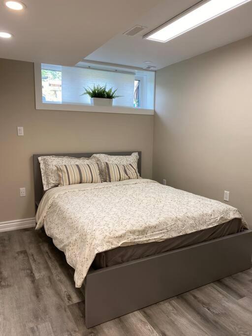 Entire Basement With 3 Bedrooms Καταρράκτες του Νιαγάρα Εξωτερικό φωτογραφία